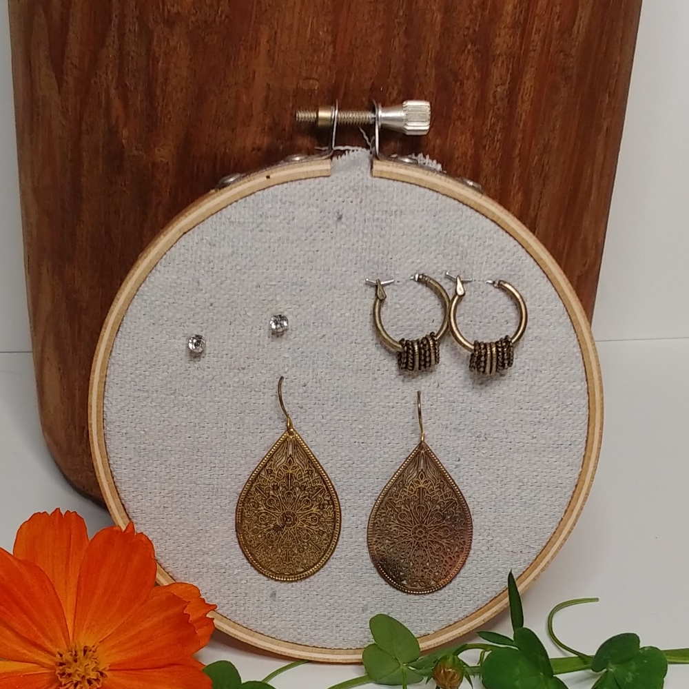 ✔3 pairs of boho gold colored earrings
